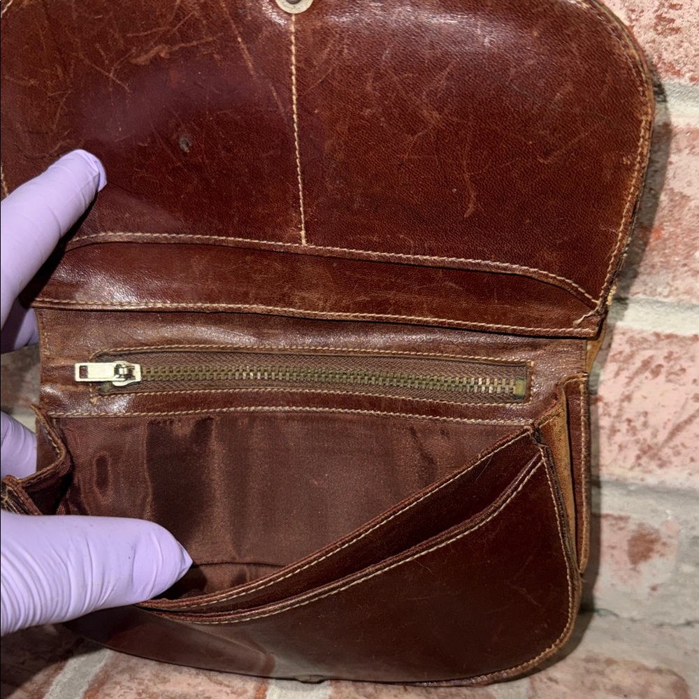 Vintage Gucci Brown Monogram Clutch with Green & Red Web Stripe - Picture 5 of 13